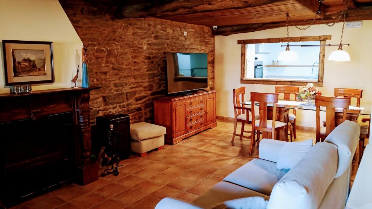 La Casona De Sarria Hostel Eksteriør bilde